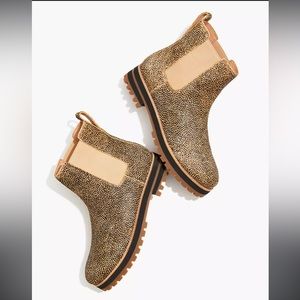 Madewell spotted calf hair chelsea boots with lugsole Size 7.5
